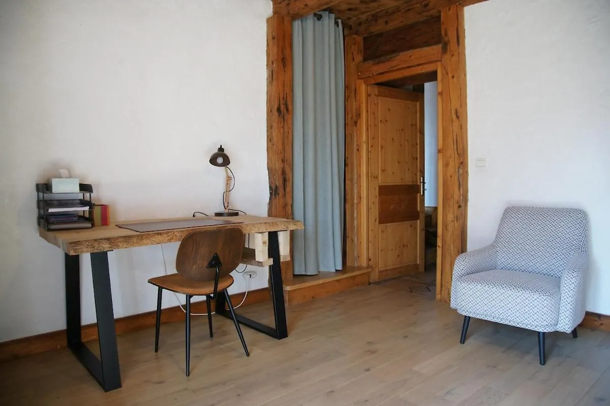 Chaleureuse Maison De Village Marignier Шале