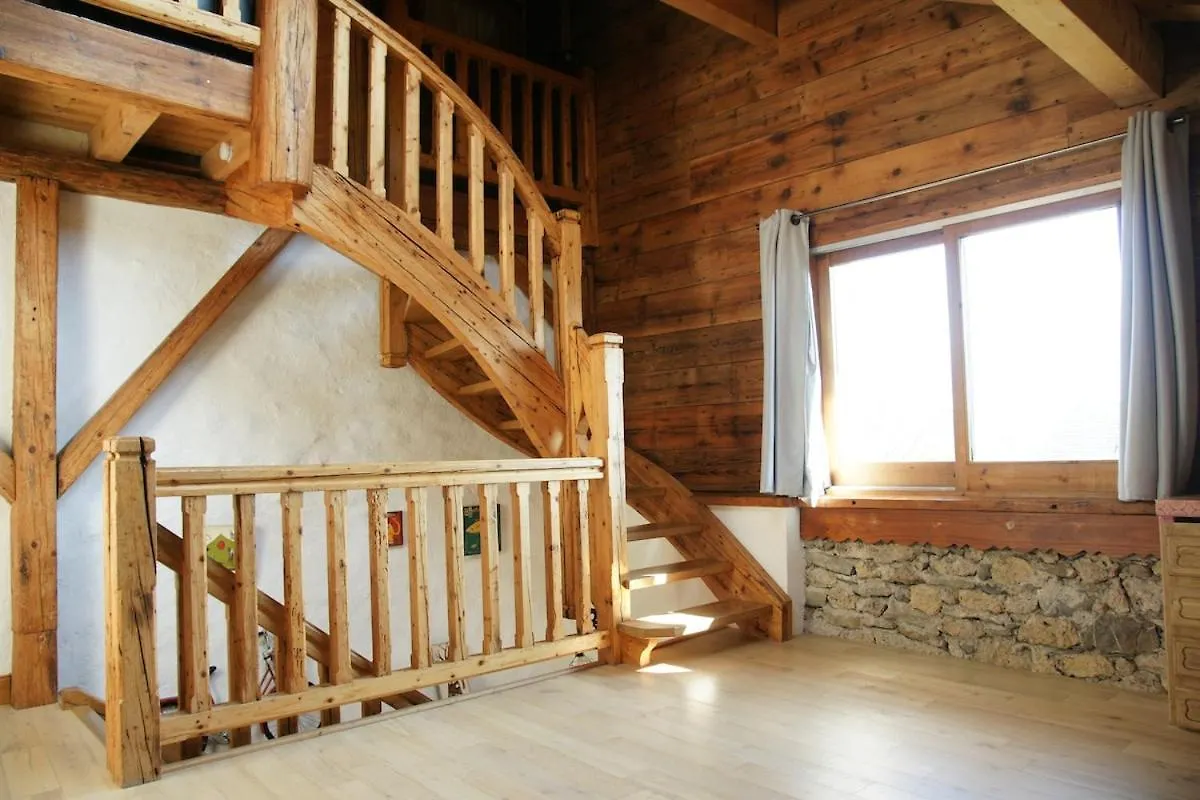Chaleureuse Maison De Village Marignier Шале