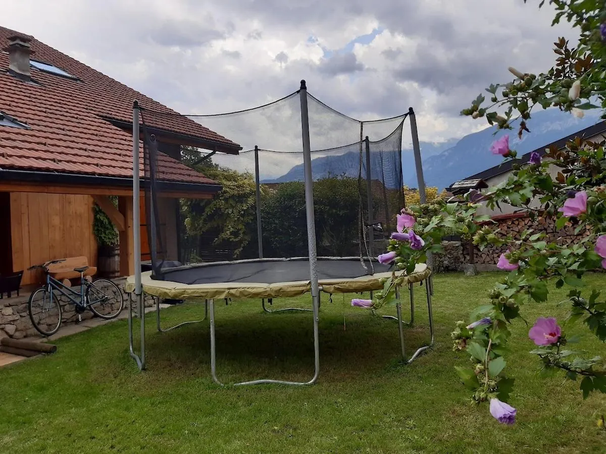 Шале Chaleureuse Maison De Village Marignier Франция